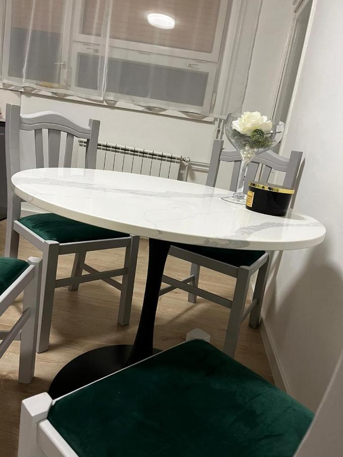 Apartman Gold Maris Apartment Karlovac Ngoại thất bức ảnh