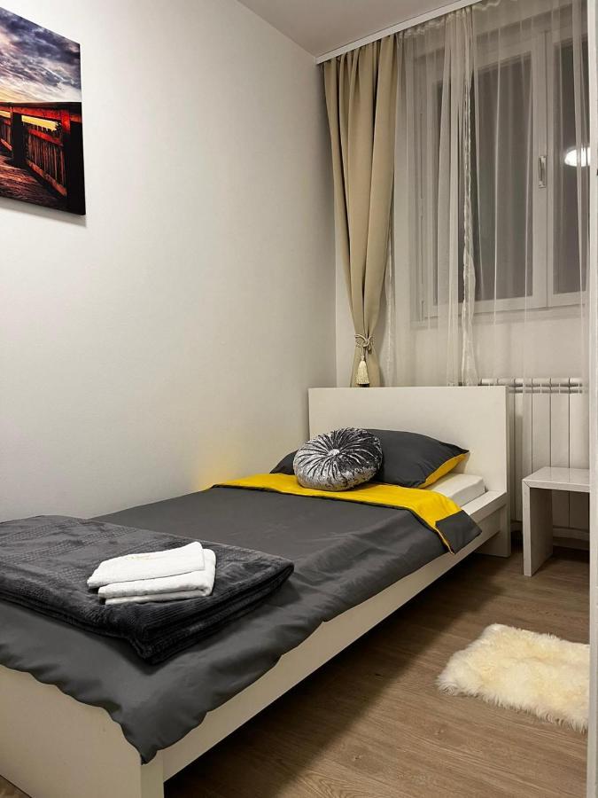 Apartman Gold Maris Apartment Karlovac Ngoại thất bức ảnh
